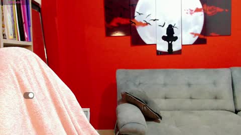 Snapshot of thesweethari chatting on 12/19/24, 05:29 I dont do real meetings My bio online show from 12/19/24, 05:29