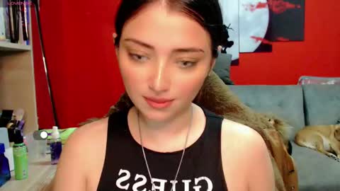 Snapshot of thesweethari chatting on 03/05/25, 09:26 I dont do real meetings My bio online show from 03/05/25, 09:26