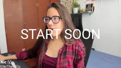 Nicole online show from 09/17/25, 12:07