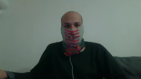 Snapshot of thetubedscarfguy chatting on 01/02/25, 05:50 Scarf guy online show from 01/02/25, 05:50