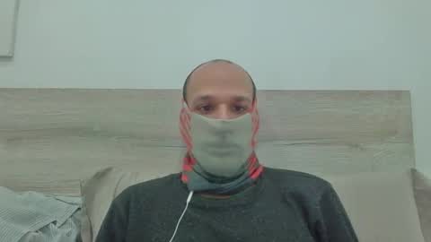 Snapshot of thetubedscarfguy chatting on 02/14/25, 07:07 Scarf guy online show from 02/14/25, 07:07