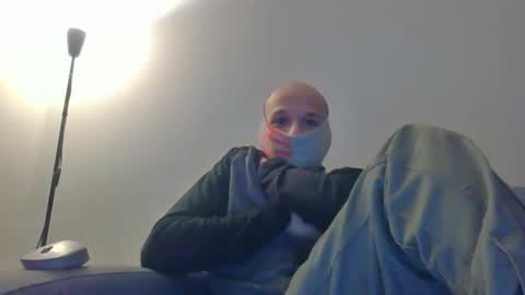 Snapshot of thetubedscarfguy chatting on 02/18/25, 06:37 Scarf guy online show from 02/18/25, 06:37