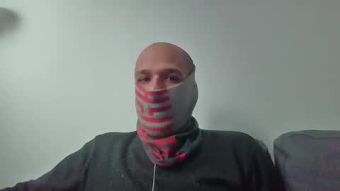 Snapshot of thetubedscarfguy chatting on 11/04/25, 08:57 Scarf guy online show from 11/04/25, 08:57