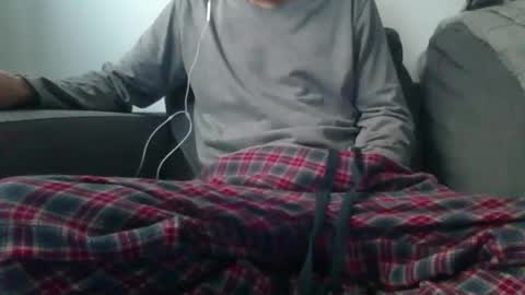 Scarf guy online show from 04/01/26, 05:54