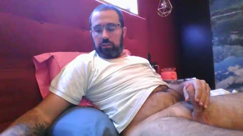 Snapshot of theviper1990 chatting on 11/04/25, 12:43 Carlos1990 online show from 11/04/25, 12:43