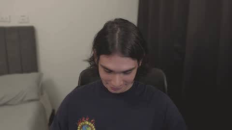 thiaan__ online show from 12/04/24, 02:42