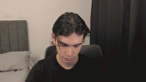 thiaan__ online show from 12/17/24, 02:23