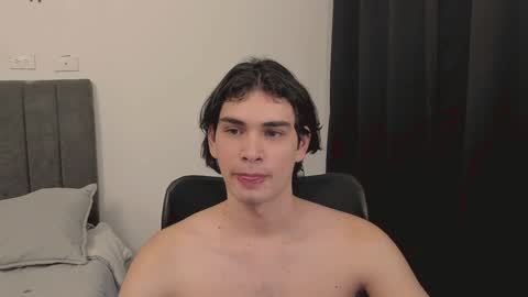 thiaan__ online show from 12/31/24, 08:56