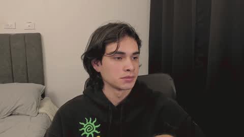 thiaan__ online show from 01/10/25, 04:01