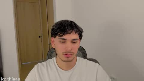 thiaan__ online show from 10/25/25, 07:41
