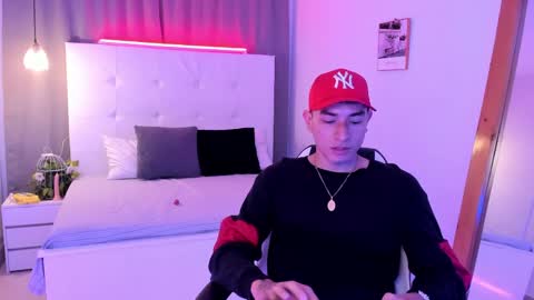 Snapshot of thiago_2003_ chatting on 04/19/26, 02:22 Thiago online show from 04/19/26, 02:22
