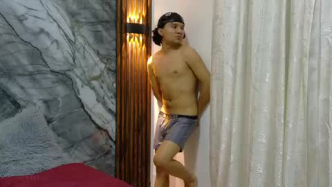 Snapshot of thiago_enzo chatting on 05/27/26, 04:42 online show from 05/27/26, 04:42