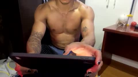 thiago_happy online show from 11/06/25, 04:46