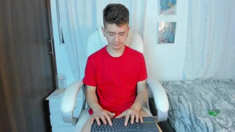 Manuel online show from 09/24/25, 01:42