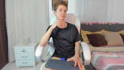 Manuel online show from 11/22/25, 03:16