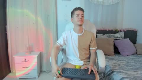 Manuel online show from 12/19/25, 04:52