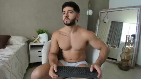 Snapshot of thiago_moretti chatting on 07/13/26, 06:33 THIAGO online show from 07/13/26, 06:33