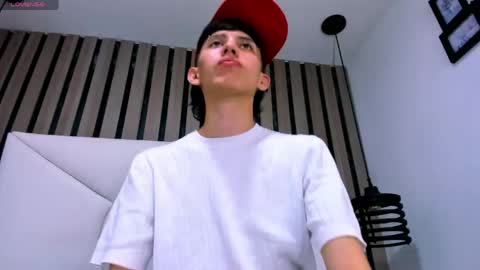 thiago_twink38 online show from 04/27/26, 03:48