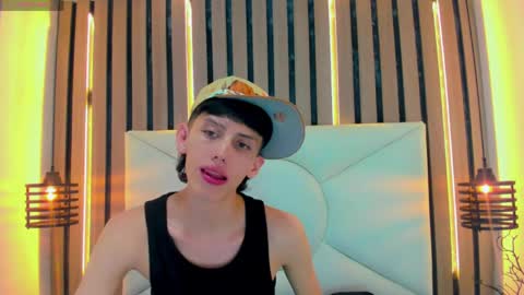 Snapshot of thiago_twink38 chatting on 04/29/26, 09:35 thiago_twink38 online show from 04/29/26, 09:35