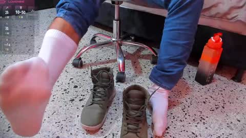 Thia Gomez online show from 12/29/24, 12:23