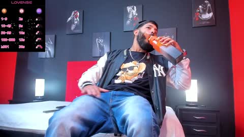 Thia Gomez online show from 01/06/25, 12:24