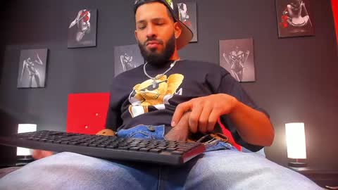 Thia Gomez online show from 01/18/25, 12:26