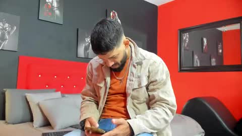 Thia Gomez online show from 09/15/25, 12:27