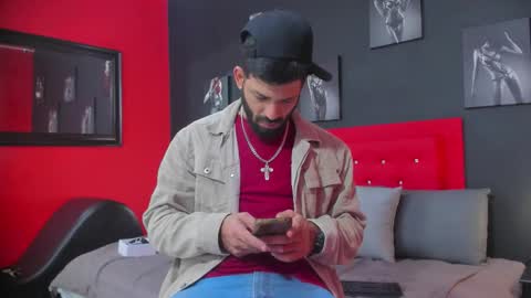 Thia Gomez online show from 10/10/25, 12:26