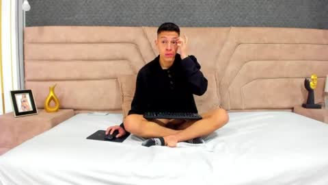 Snapshot of thiagos19 chatting on 07/03/26, 03:35 Thiago online show from 07/03/26, 03:35
