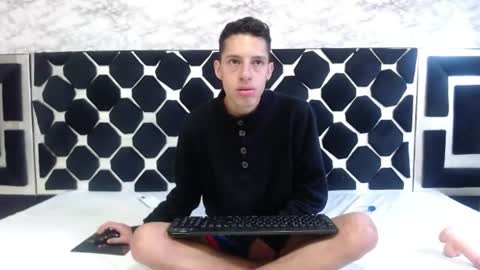 Snapshot of thiagos19 chatting on 07/18/26, 01:32 Thiago online show from 07/18/26, 01:32