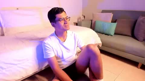 Snapshot of thiagovega_ chatting on 07/10/26, 04:17 thiagovega_ online show from 07/10/26, 04:17