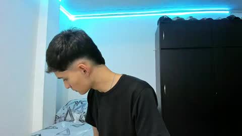 Snapshot of thiagowells_ chatting on 12/08/24, 01:46 Thiago Wells online show from 12/08/24, 01:46