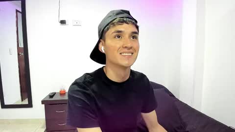 Snapshot of thiagowells_ chatting on 01/31/25, 10:21 Thiago Wells online show from 01/31/25, 10:21