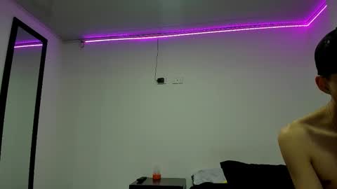 Snapshot of thiagowells_ chatting on 02/23/25, 06:49 Thiago Wells online show from 02/23/25, 06:49