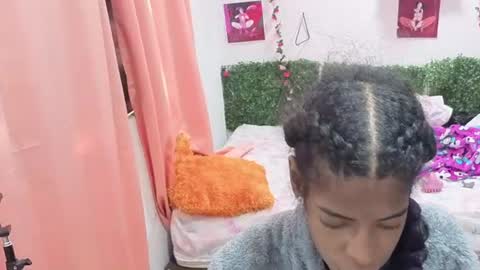 Snapshot of thiana_horny chatting on 07/01/26, 03:23 thiana_horny online show from 07/01/26, 03:23