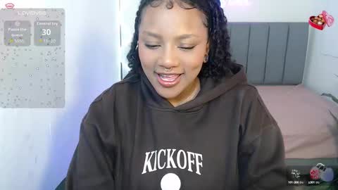Snapshot of thiana_tay chatting on 10/14/25, 03:18 thiana online show from 10/14/25, 03:18