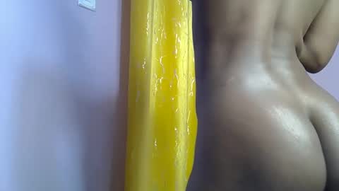 Snapshot of thickbarbie_ chatting on 11/22/25, 03:00 Xtine online show from 11/22/25, 03:00