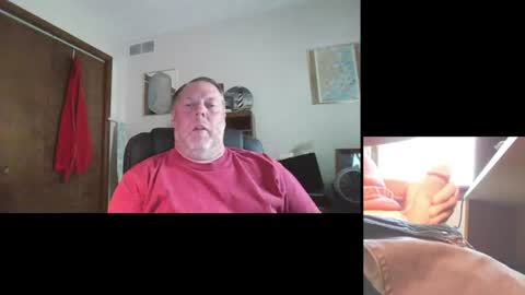 Snapshot of thickcock4u1105 chatting on 06/21/26, 04:31 thickcock4u1105 online show from 06/21/26, 04:31