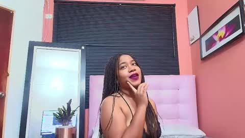 Snapshot of thickeebonyy chatting on 01/07/25, 07:28 thickeebonyy online show from 01/07/25, 07:28