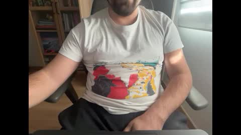 Snapshot of thickguybcn chatting on 12/01/25, 12:32 ThickDickBCN online show from 12/01/25, 12:32