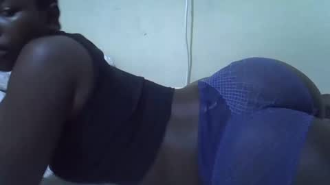 thickianah376 online show from 04/17/26, 04:10