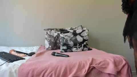 thickleeyanax online show from 02/04/25, 10:21