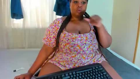 thickleeyanaxxx online show from 04/26/26, 06:44