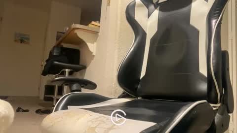 Snapshot of thicknswole chatting on 12/27/24, 08:45 Thiccccc online show from 12/27/24, 08:45