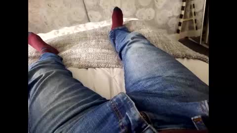 Snapshot of thicksingarters chatting on 12/12/24, 01:28 thicksingarters online show from 12/12/24, 01:28