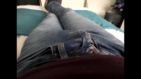 Snapshot of thicksingarters chatting on 12/14/24, 01:05 thicksingarters online show from 12/14/24, 01:05