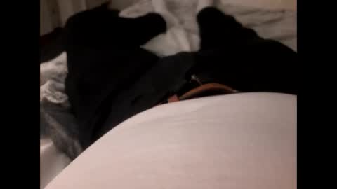 Snapshot of thicksingarters chatting on 03/09/25, 11:03 thicksingarters online show from 03/09/25, 11:03