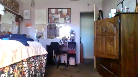 ThickyVicky online show from 10/20/25, 10:54