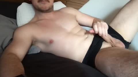 thierrinho8148 online show from 03/02/26, 11:28