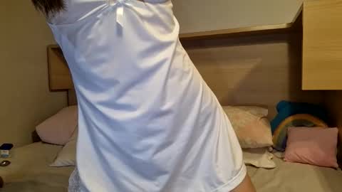 Snapshot of thifa2x chatting on 12/21/25, 09:44 thifa2x online show from 12/21/25, 09:44